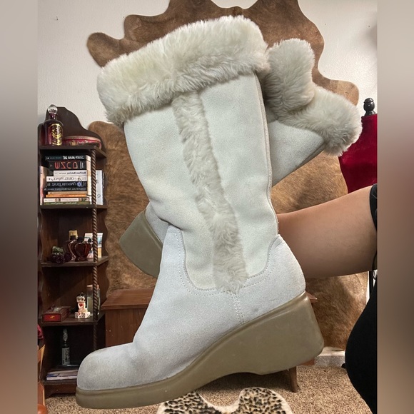 Y2K BONGO fuzzy boots! - Picture 5 of 6